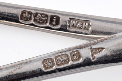 Lot 157 - An Edwardian silver part canteen of flatware