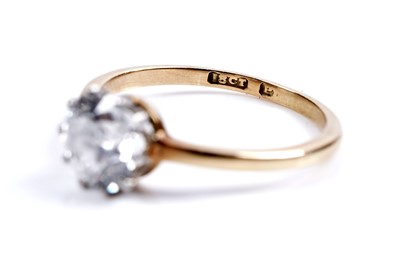 Lot 894 - A solitaire diamond ring