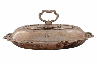 Lot 142 - A George V silver entrée dish