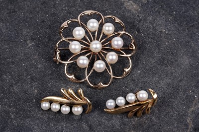 Lot 94 - A pair of Mikimoto cultured pearl earrings, and a cultured pearl flowerhead pattern brooch