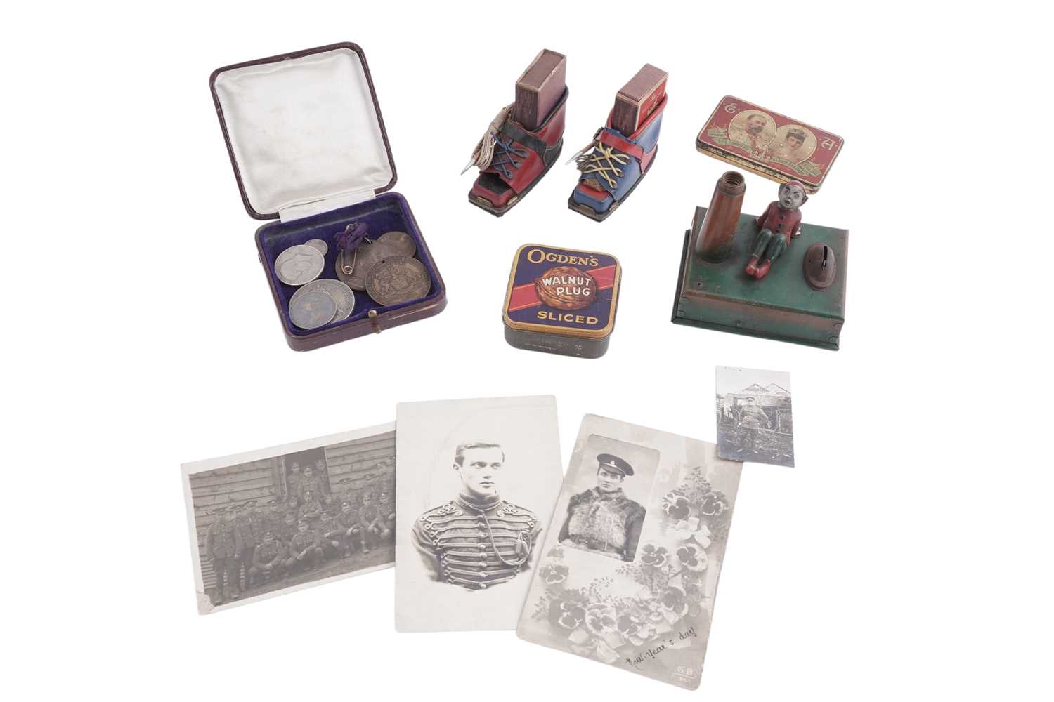 Lot 159 - A selection of early 20th Century items