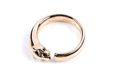 Lot 906 - Cartier: and 18ct yellow gold Panthère de Cartier ring