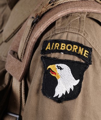 Lot 25 - US Airborne M1942 uniform with various fittings and accoutrements