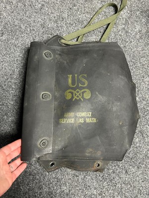 Lot 25 - US Airborne M1942 uniform with various fittings and accoutrements