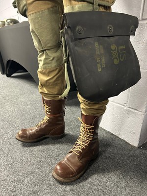 Lot 25 - US Airborne M1942 uniform with various fittings and accoutrements