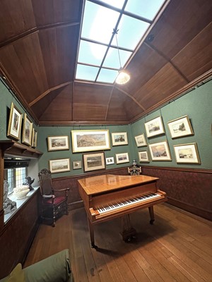 Lot 1041 - A fine Bluthner satinwood-cased boudoir piano