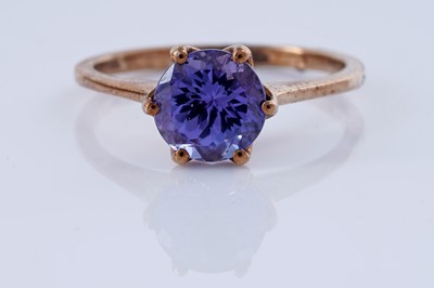 Lot 165 - A contemporary tanzanite ring on 9ct gold
