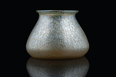 Lot 952 - A Loetz vase