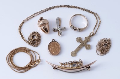 Lot 104 - Gold jewellery, including an antique lily of the valley pattern brooch
