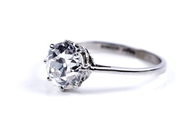 Lot 907 - A single stone solitaire diamond ring