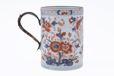 Lot 805 - A Chinese Imari mug