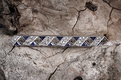 Lot 910 - An early 20th Century French sapphire and diamond brooch