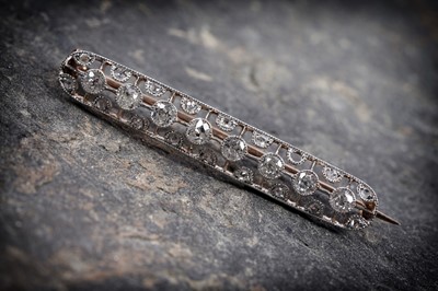 Lot 911 - A late 19th Century diamond bar brooch