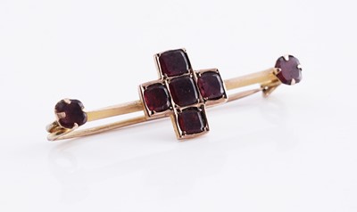 Lot 92 - British Red Cross and Nursing interest brooch