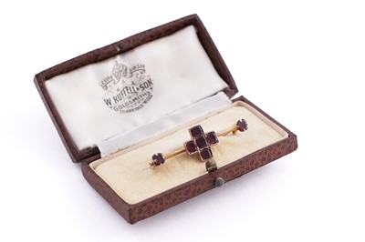 Lot 92 - British Red Cross and Nursing interest brooch