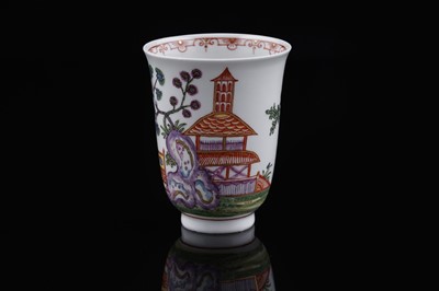 Lot 911 - A Du Paquier beaker and saucer