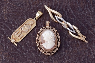 Lot 105 - An Egyptian gold pendant; and other items