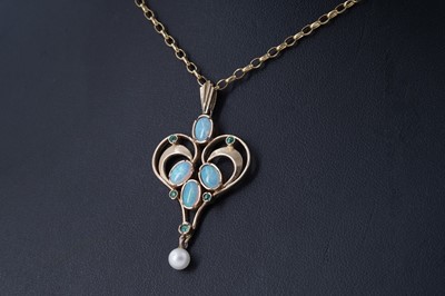 Lot 12 - An Edwardian Art Nouveau style opal, emerald, and pearl pendant necklace