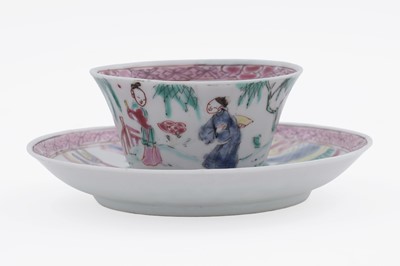 Lot 813 - A Yongzheng tea bowl and saucer