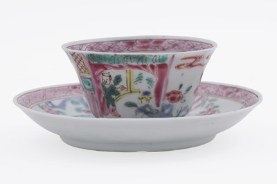 Lot 813 - A Yongzheng tea bowl and saucer