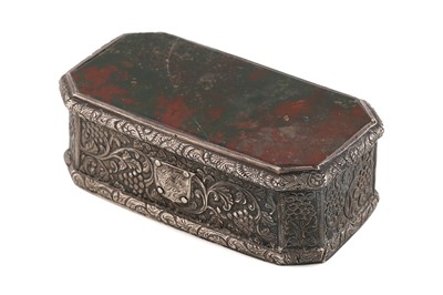 Lot 277 - A 19th Century white metal snuff box
