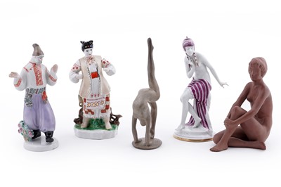 Lot 267 - A collection of ceramic figures