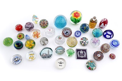 Lot 289 - A collection of 20th Century paperweights