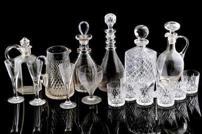 Lot 275 - A selection of glassware