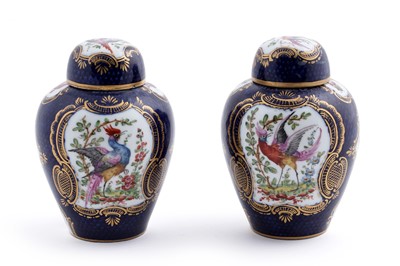 Lot 262 - Attributed to Samson Paris: a pair of French porcelain tea caddies