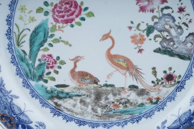 Lot 824 - A Chinese export dish