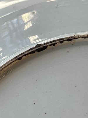 Lot 824 - A Chinese export dish