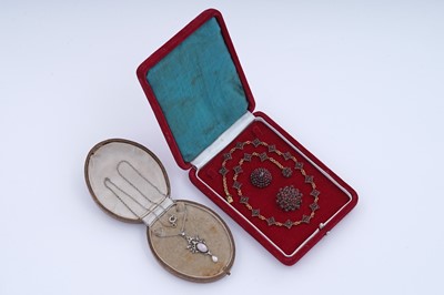 Lot 11 - Victorian and Edwardian costume jewellery