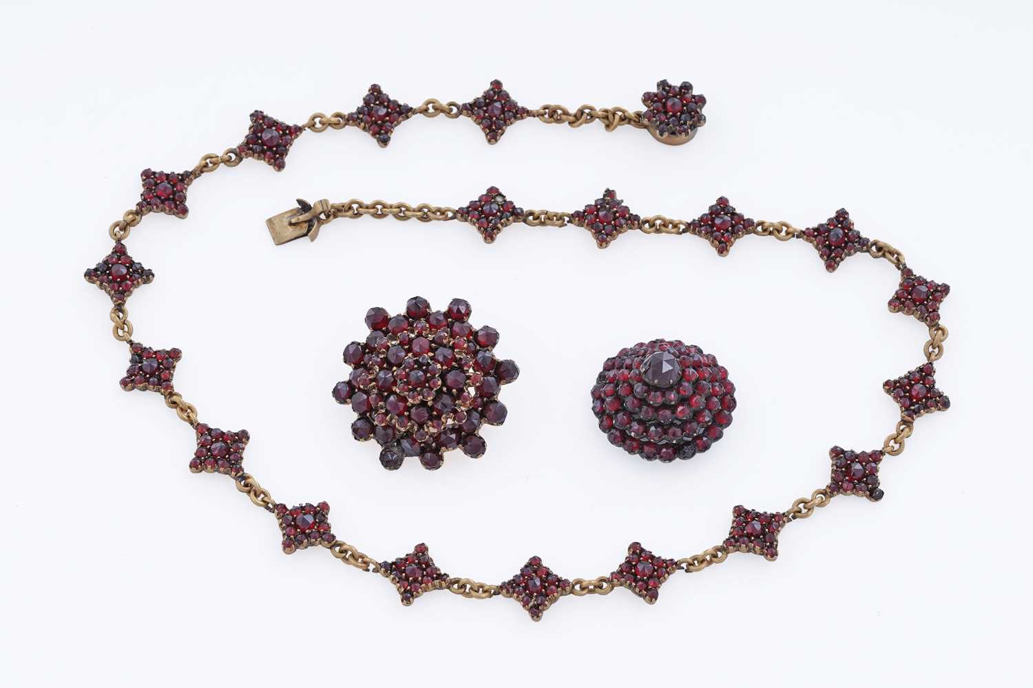Lot 11 - Victorian and Edwardian costume jewellery