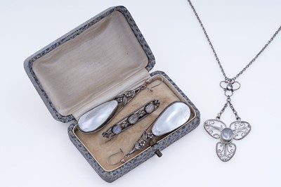 Lot 20 - Early 20th Century and later Arts and Crafts jewellery