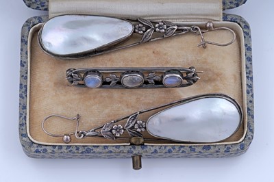 Lot 20 - Early 20th Century and later Arts and Crafts jewellery