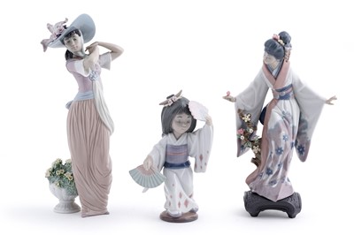 Lot 274 - Lladro: three figures