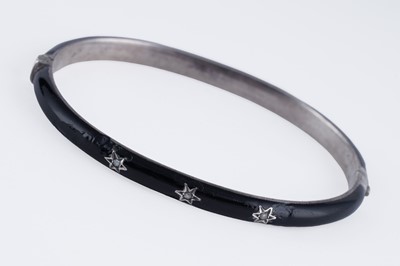 Lot 8 - Victorian mourning and sentimental jewellery