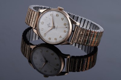 Lot 352 - A 1950's Smiths 9ct gold cased wristwatch