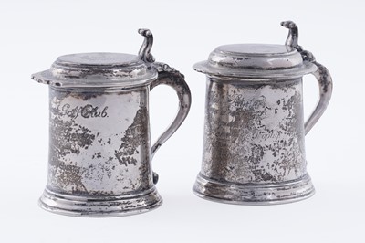 Lot 405 - Two George V silver mustard pots of golfing interest