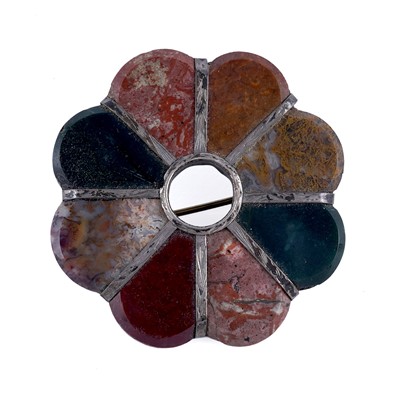 Lot 40 - Victorian and later silver and hardstone jewellery including: an amethyst cabochon bracelet