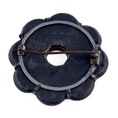 Lot 40 - Victorian and later silver and hardstone jewellery including: an amethyst cabochon bracelet