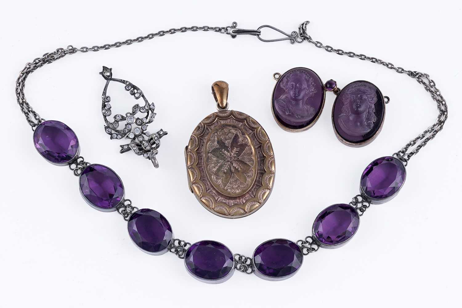 Lot 22 - Antique costume jewellery including: a Georgian-style paste pendant