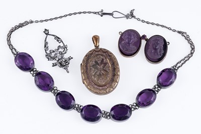 Lot 22 - Antique costume jewellery including: a Georgian-style paste pendant