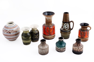 Lot 263 - A collection of studio pottery