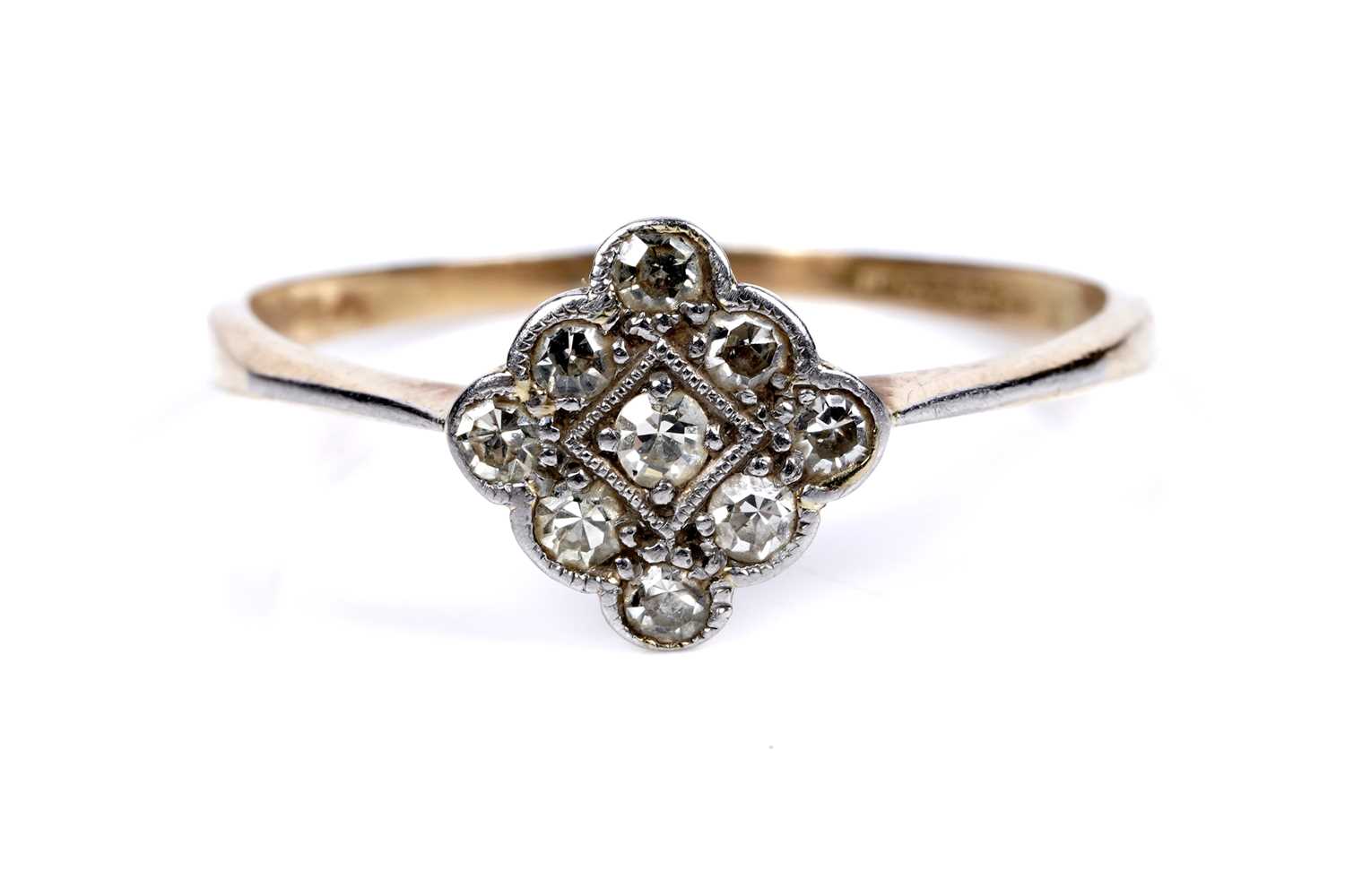 Lot 16 - An early 20th Century Art Deco ring