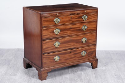 Lot 77 - A George III inlaid mahogany and satinwood banded bachelor's chest of drawers