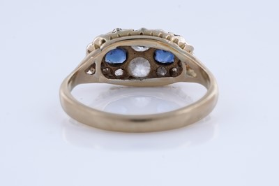 Lot 52 - An Edwardian sapphire and diamond ring