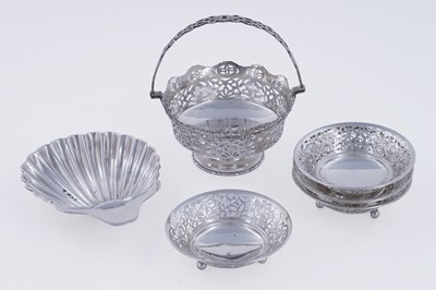 Lot 430 - Edwardian and early 20th Century silver bonbon and butter dishes