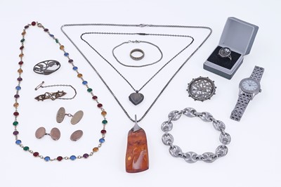 Lot 303 - A selection of gold, silver and other jewellery