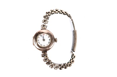 Lot 362 - A lady's 9ct gold cocktail watch